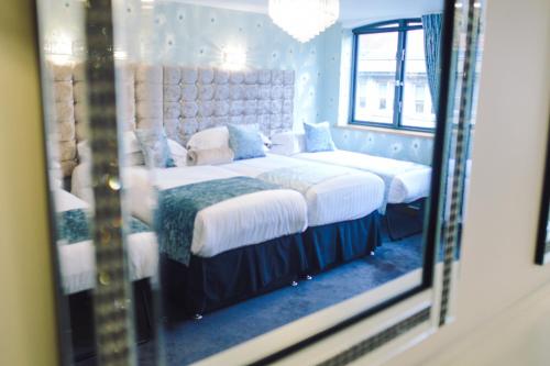 Large Superior 2 Bedroom Apartment
