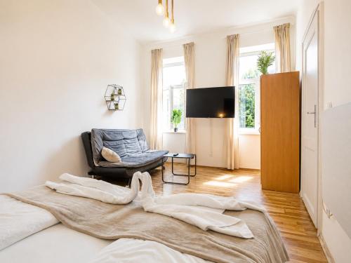Affordable 1BR Apt Near Schönbrunn & Westbahnhof Great for Long Stays