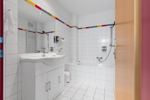Gallery image of DAS BURGENNEST Chalet 2 - Familienchalet mit 2 Schlafzimmern - zu Fuß zur Sonnentherme in Lutzmannsburg