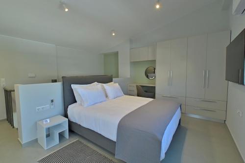 Elegant Duplex Apartment - Daphne