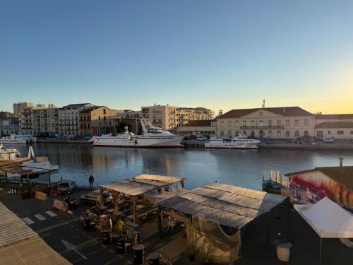 Entre Canal & Criée - Vue Port & Mer