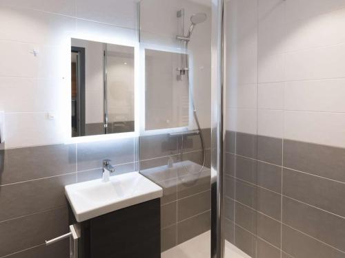 Appartement cosy 4 pers, 2 ch, départ ski aux pieds, exposé sud, proche commerces