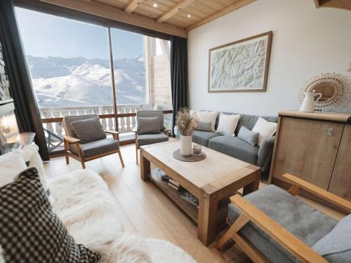 Appt 10 pers rénové, calme, balcon sud, cheminée, Wi-Fi, proche pistes