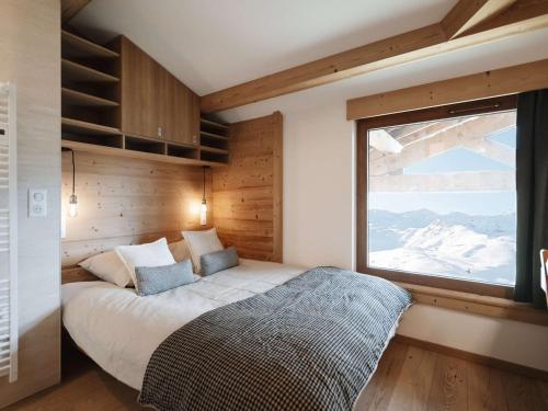 Appt 10 pers rénové, calme, balcon sud, cheminée, Wi-Fi, proche pistes