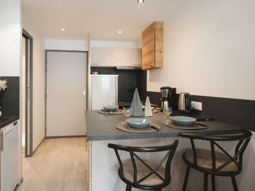 Apt cosy 4 pers, 2 ch, rénové, départ ski aux pieds