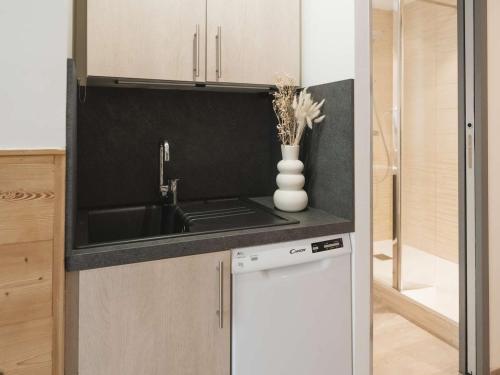 Apt cosy 4 pers, 2 ch, rénové, départ ski aux pieds
