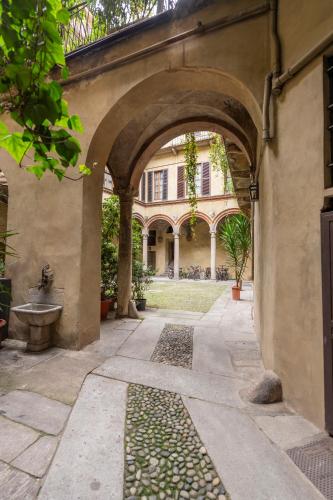 Casa dei Grifi - Historical building central Milan