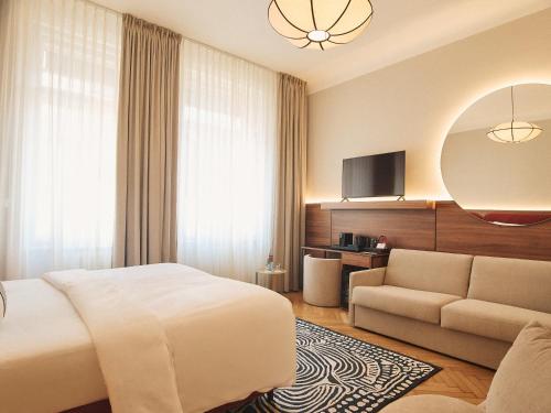 Carlton Boutique Hotel