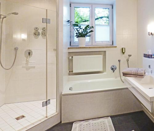 Ferienwohnung Am Kurpark -Wohnung 2,90qm- photo 3
