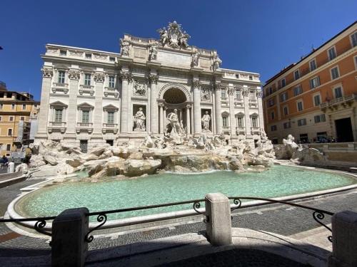 Trevi Heritage Loft, Modern and Roman Charm