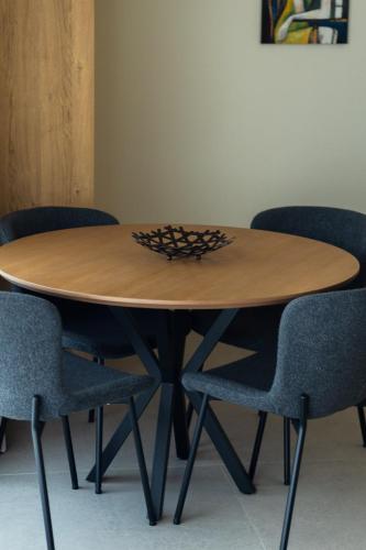 Olive Suite 401