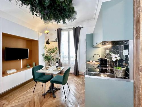 Sumptuous flat with lift near Opera