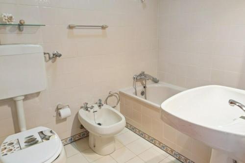 Lovely 2 Bedroom Apartment with Terrace in Cascais