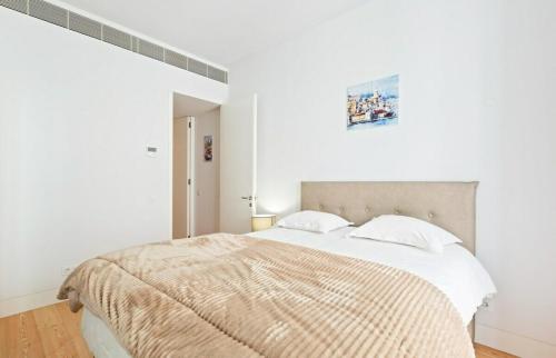 Spacious 1 Bedroom Apartment near Baixa