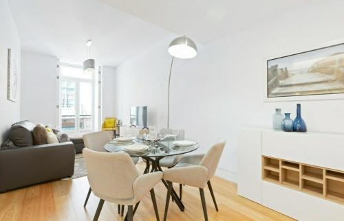 Spacious 1 Bedroom Apartment near Baixa