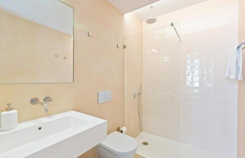 Spacious 1 Bedroom Apartment near Baixa