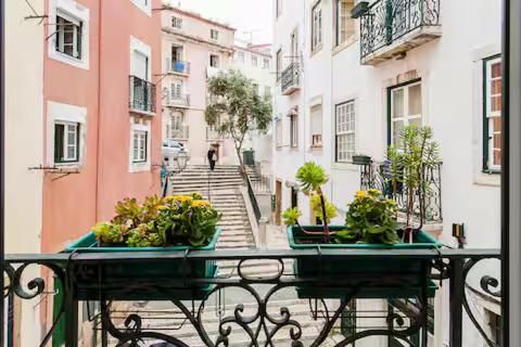 Alfama Summer Balcony Cozy in Historic Heart