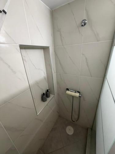 Cosy Panormou Apartment- 10 mins walk to metro