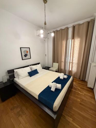 Cosy Panormou Apartment- 10 mins walk to metro