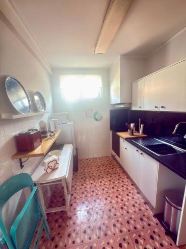 Central Charming Top Floor