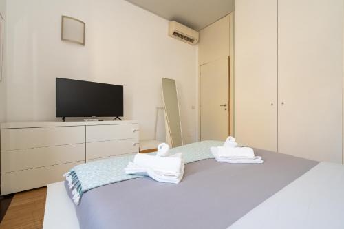 Modern Flat , Walk to Porta Garibaldi , 20 Min DUOMO