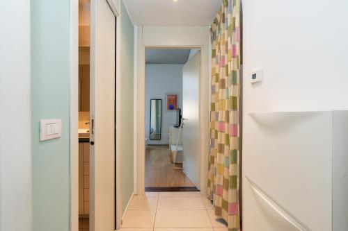Modern Flat , Walk to Porta Garibaldi , 20 Min DUOMO