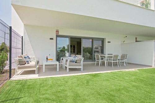 Corner property-free parking-Pool-close to beach - Acgua Garden B-1-BA