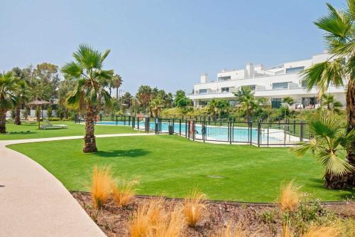 Corner property-free parking-Pool-close to beach - Acgua Garden B-1-BA