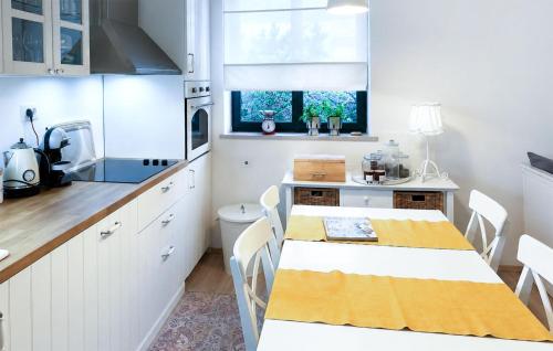 1 Bedroom Beautiful Apartment In Bibinje