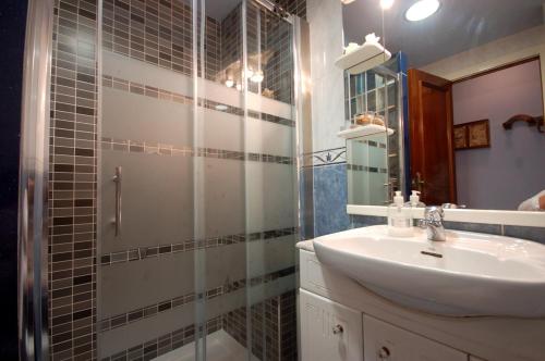 Kúpeľňa v ubytovaní Lets Holidays APARTMENT POOL TERRACE TOSSA DE MAR