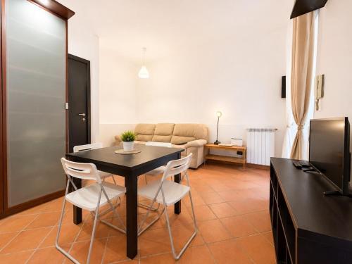 Loft in the Heart of Naples -Privacy -Wifi-Metro-