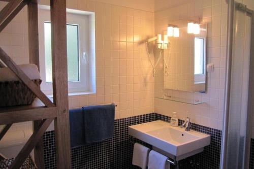 Apartments by the sea Banjol, Rab - 25000