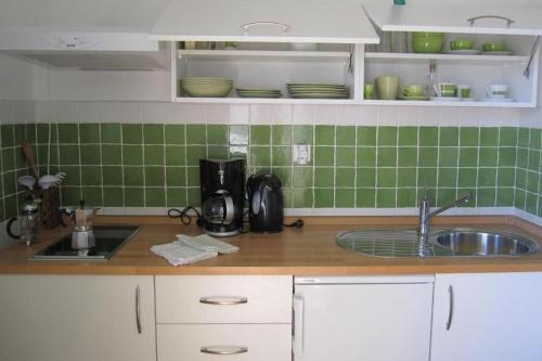 Apartments by the sea Banjol, Rab - 25000