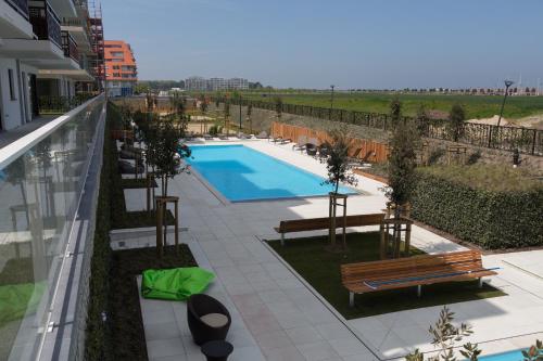 a view of a swimming pool on top of a building at Villa Moya in Nieuwpoort