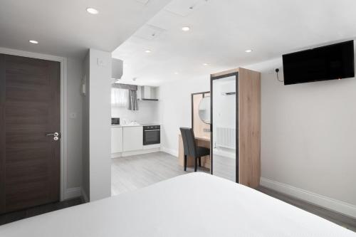 Double Studio with no window