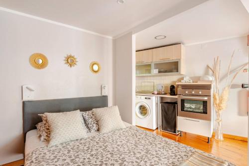 Studio for two next to Alfama and flea market
