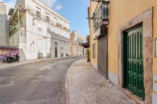 Studio for two next to Alfama and flea market