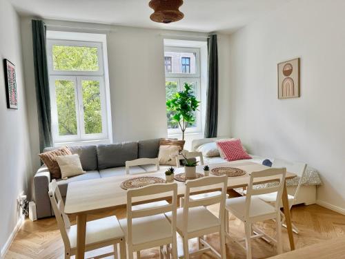 Stylish Apartment with Balcony near Center