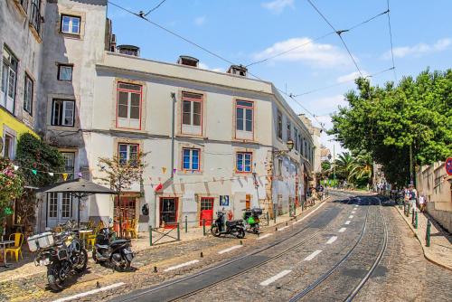 Way to Castle - Apartments Alfama