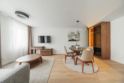 HOME1 - MaisonXV Aparthotel