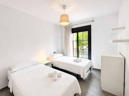 Spacious Family Townhouse in Cancelada, Near Golf Courses and the Beach
