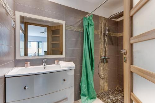 SUEDE 2 AP4208 By Riviera Holiday Homes