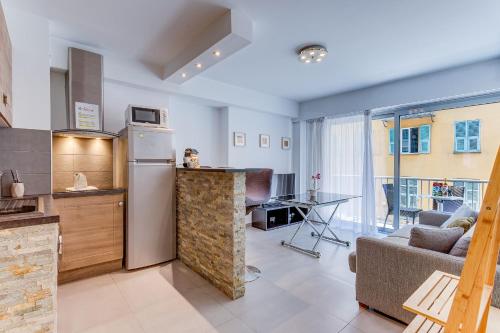 SUEDE 2 AP4208 By Riviera Holiday Homes