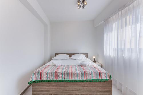 SUEDE 4 AP4210 By Riviera Holiday Homes