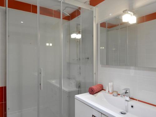 Spacieux appart rénové, 3 pièces + cabine, proche pistes, 8 pers, animaux admis