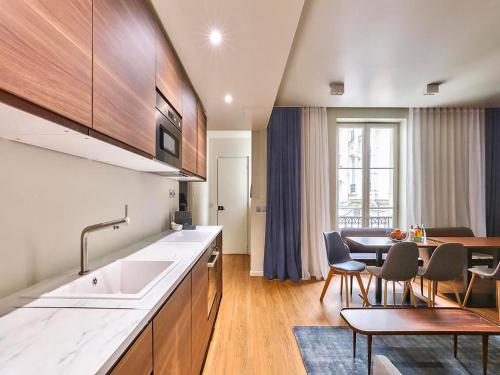 UrbanFlat 79 - Large apartment in Paris Le Marais