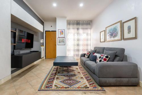 Ground Floor Patio near Vatican, 2 Bed 2 Bath