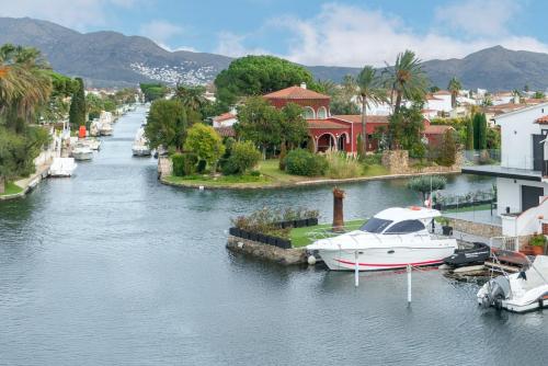 WELCS ESTUDIO 490 EMP con vista al canal