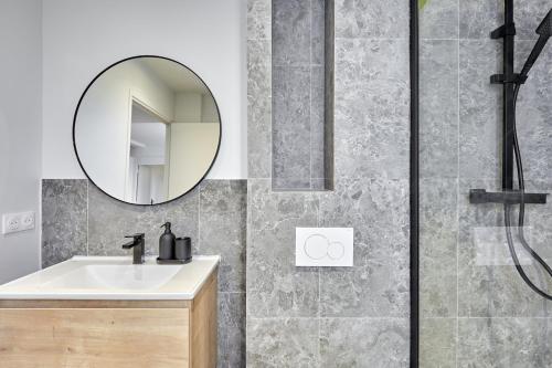 Spacious 3 Bedroom Apartment - Luxe Trocadero