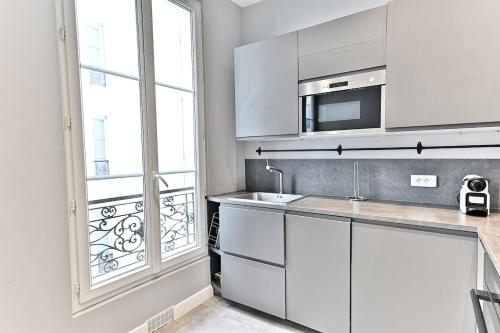 Spacious 4 bedrooms - Paris 11th with style
